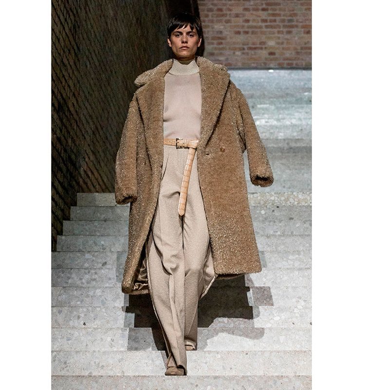 تعرفي على تصاميم علامة ماكس مارا MaxMara من مجموعة Resort 2020