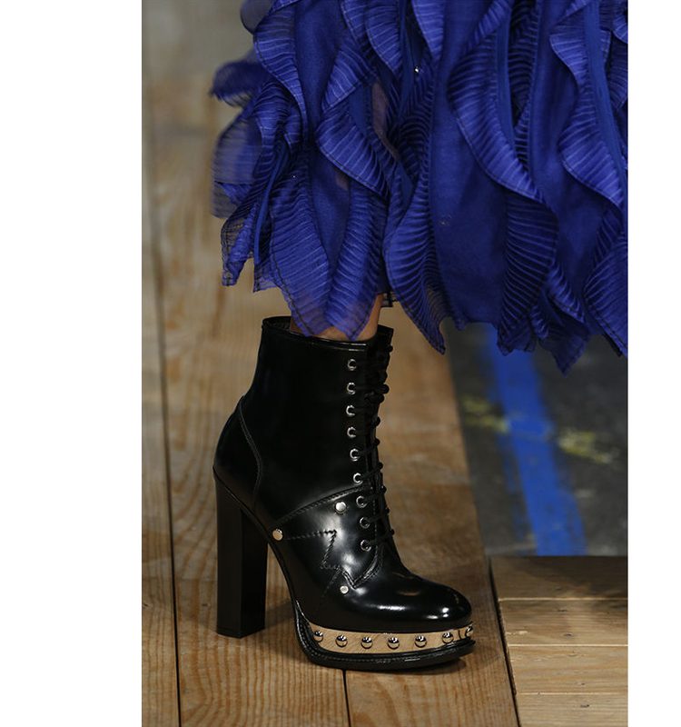 مجموعة أكسسوارات Alexander McQueen لشتاء 2019
