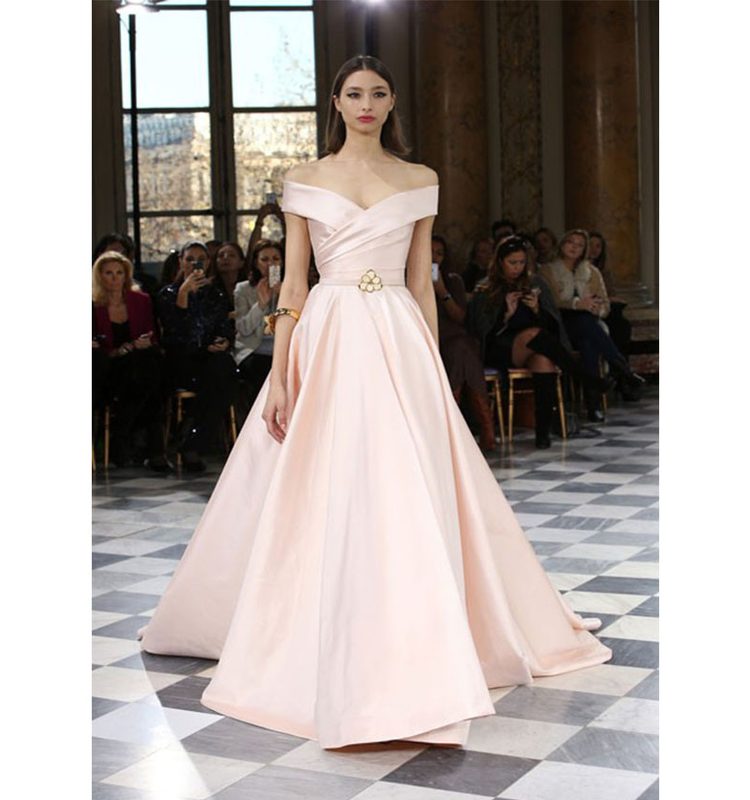 فساتين ملكه فخمه