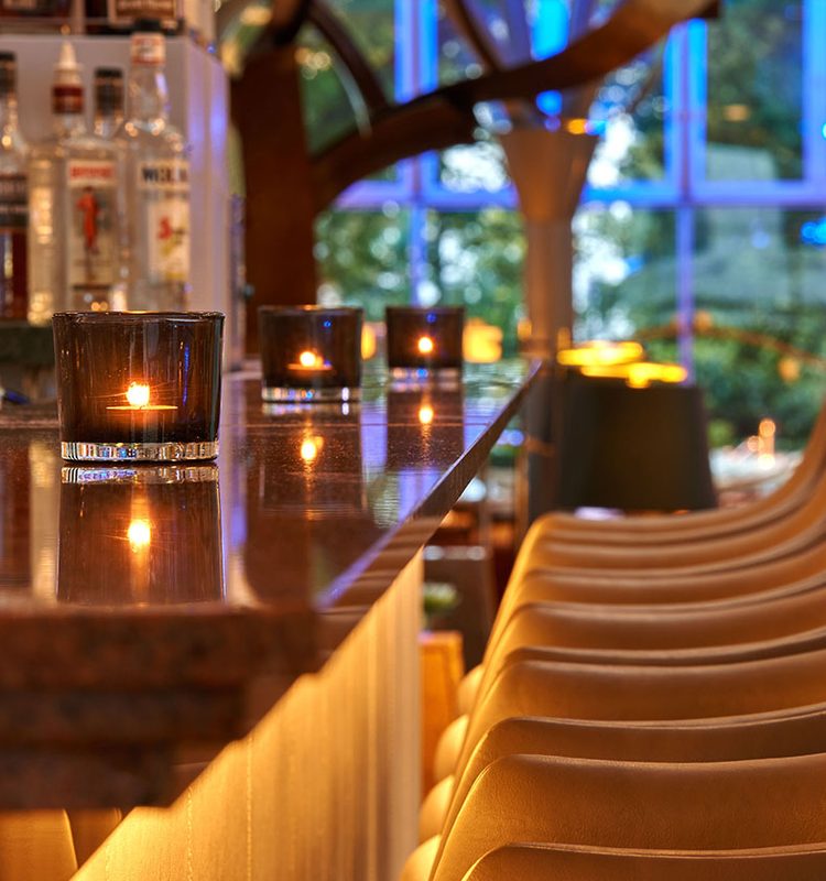 Vista Bar & Lounge Mood